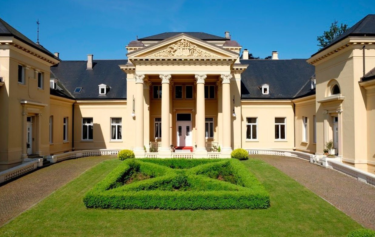 Schloss Bredeneek, Lehmkuhlen, Germany, Germany